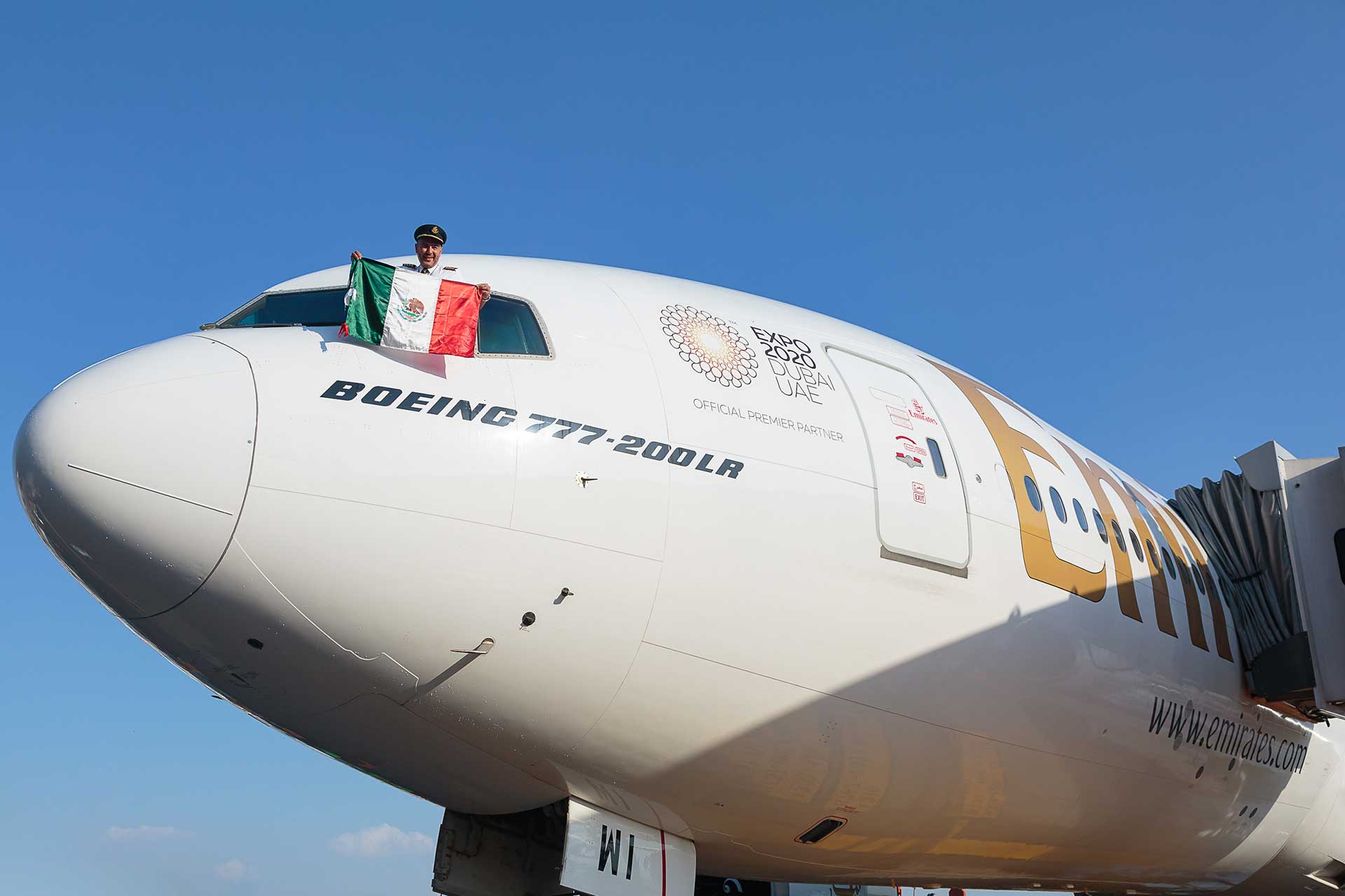 Emirates aterriza en México