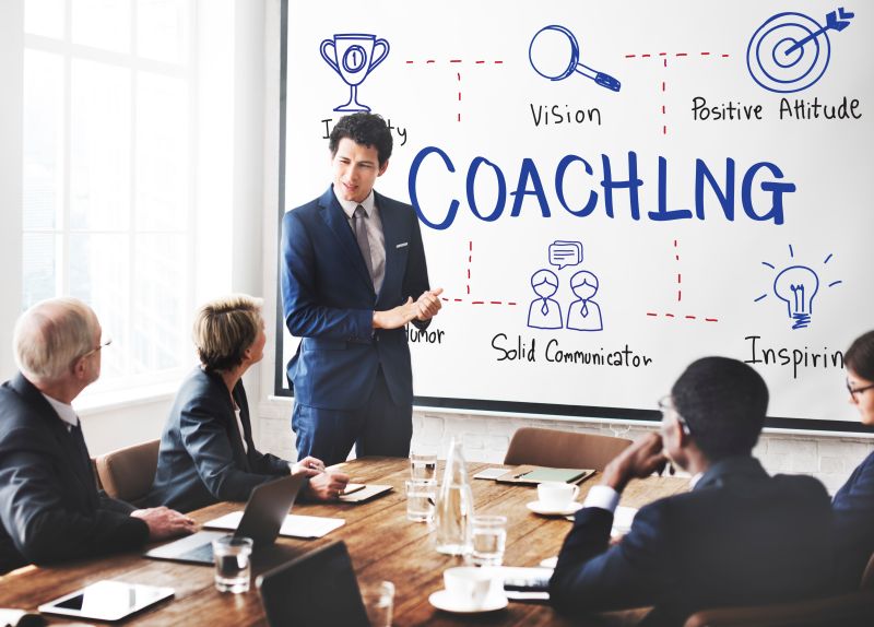 ¡No te dejes engañar! Qué sí y que no es un coach 