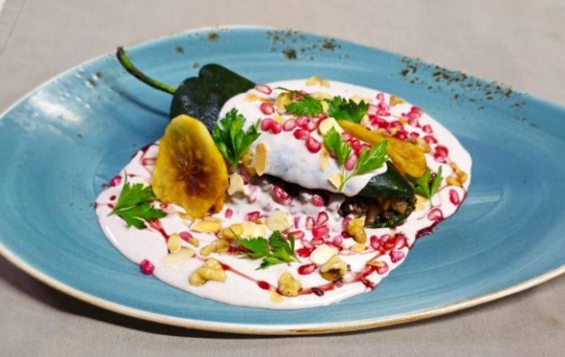 chiles en nogada